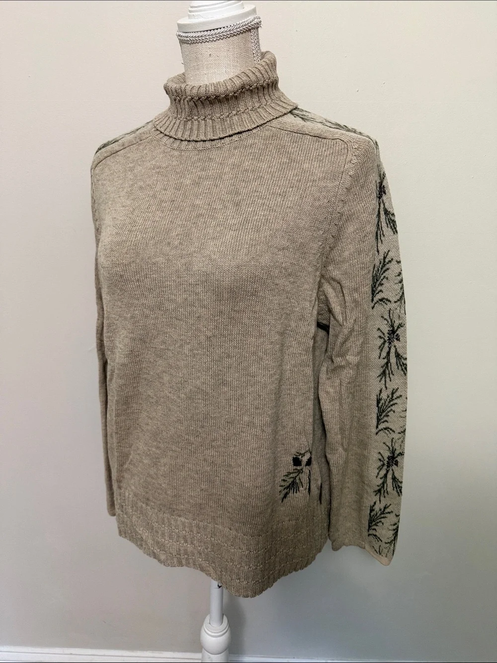 Woolrich Turtleneck Sweater Green Embroidered Sleeves with Pine Tree Needles